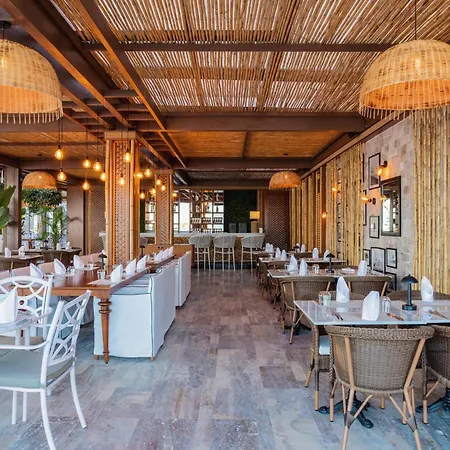 Kaya Palazzo & Residences Le Chic 5*