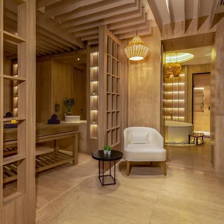 Hotel Kaya Palazzo & Residences Le Chic